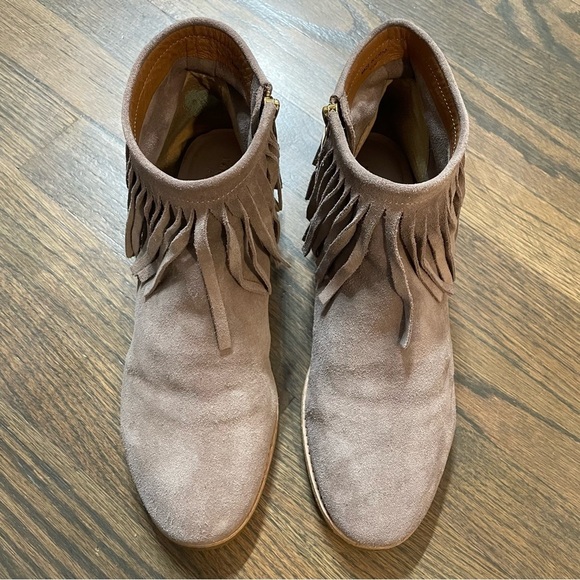 KATE SPADE BITSY SUEDE FRINGE ANKLE BOOTS Size 9.5 - Picture 2 of 13